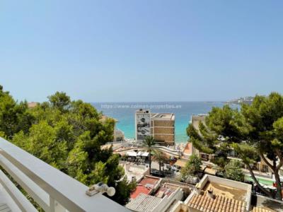 Great high floor with views, terrace and parking in Cala Major